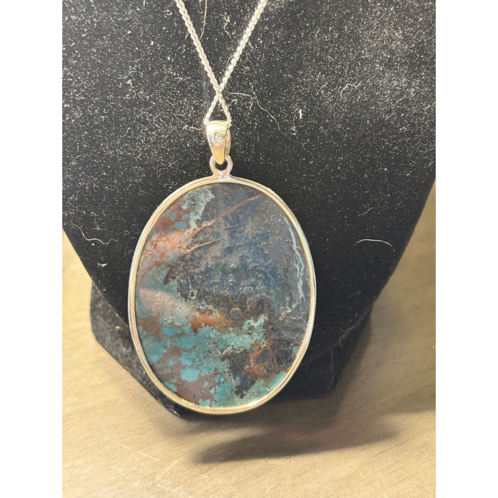 Vintage Vibes – Turquoise Drop Pendant on 925 Silver Chain - Picture 3 of 8